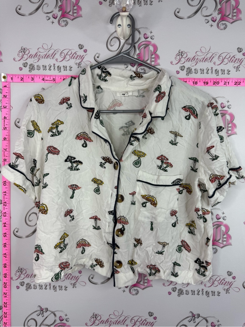 O'Neill White Button-Down Short Sleeve Shirt with Multicolor Mushroom Print